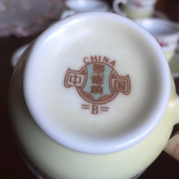 Middle Eastern coffee cups set of 5. - Picture 3 of 4